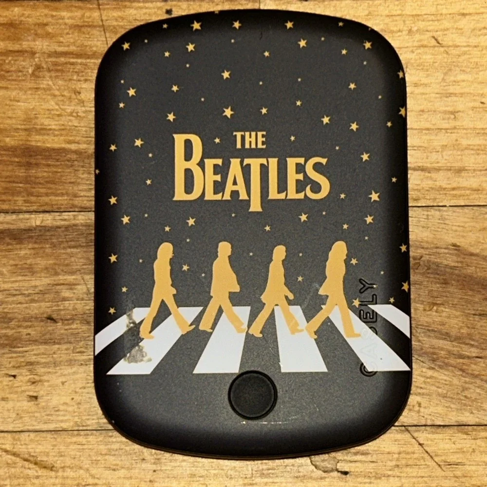 The Beatles Casely Power Pod – Magnetic Wireless Charger Abbey Road D2